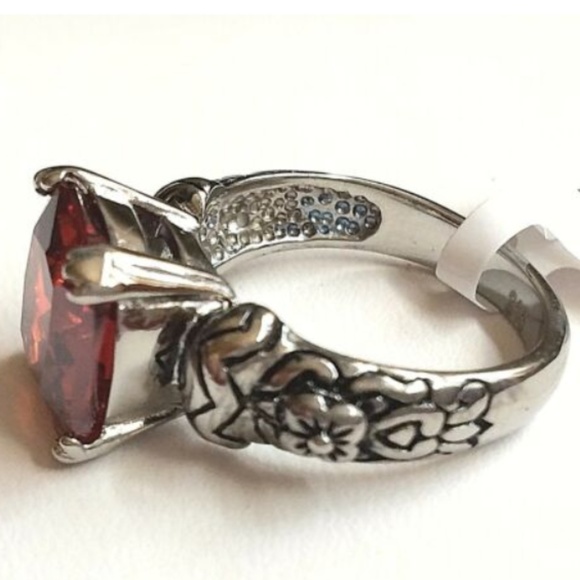 Silver Garnet Celtic Ring Size 8 9 red Cubic zirconia Stainless steel solitaire - Picture 8 of 8